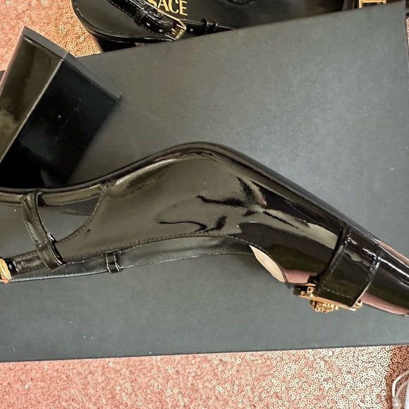 Versace Authentic Black & Gold Medusa Vernice Patent Leather Heeled Pumps 38/7.5 - Picture 11 of 14